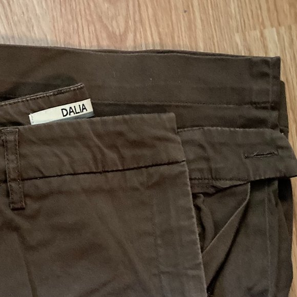 🦋 3/$25 Brown Cotton Shorts - Picture 5 of 8